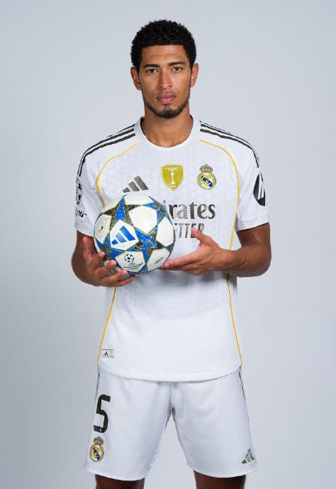 赵佳楠：我们拥有全世界最好的球迷，非常感谢大连球迷的支持