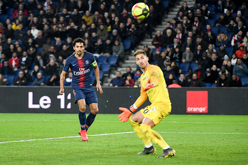 NBA湖人主场大胜快船