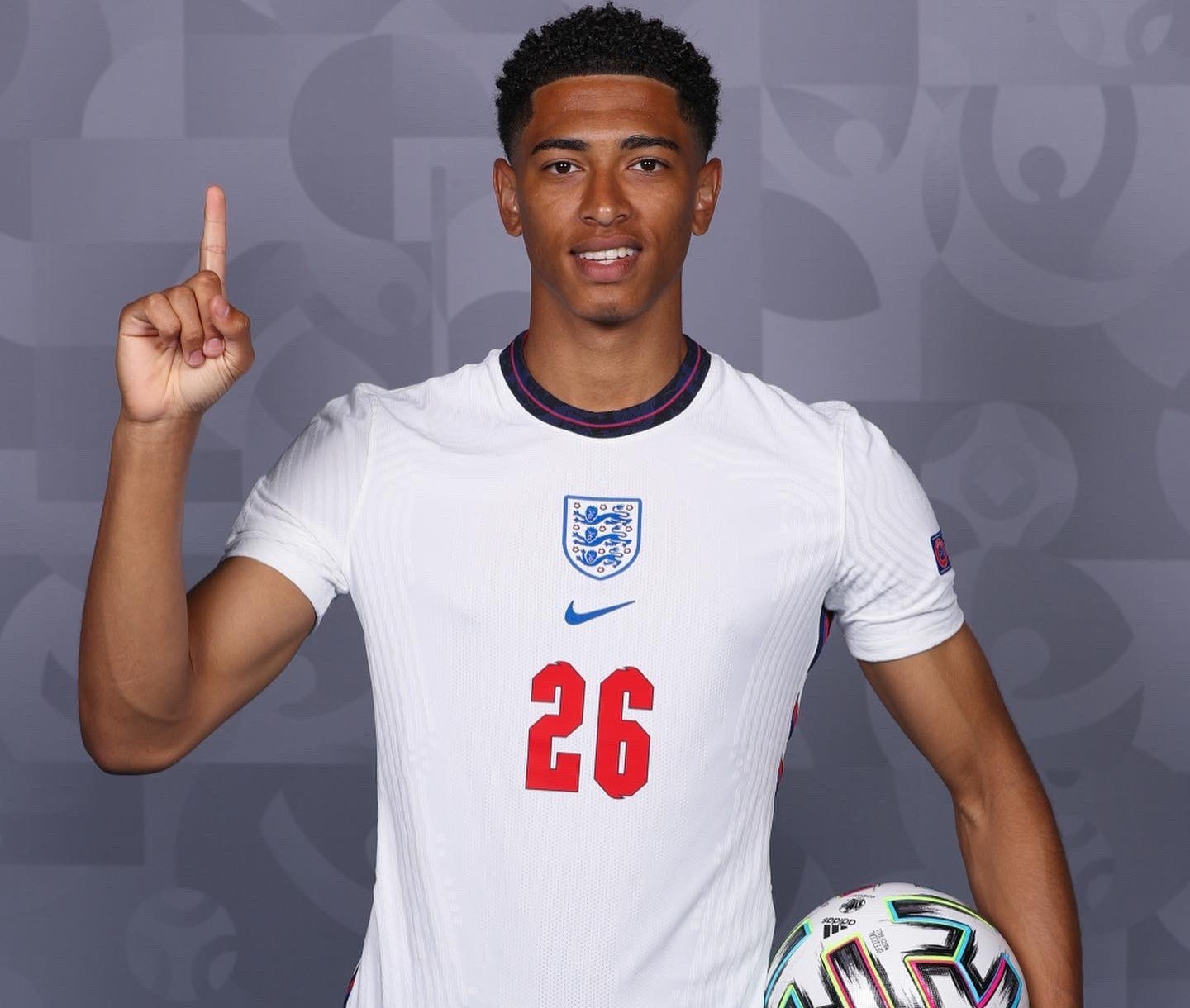 4号秀克尼佩尔三分9中6空砍26分，个人连续3场20+