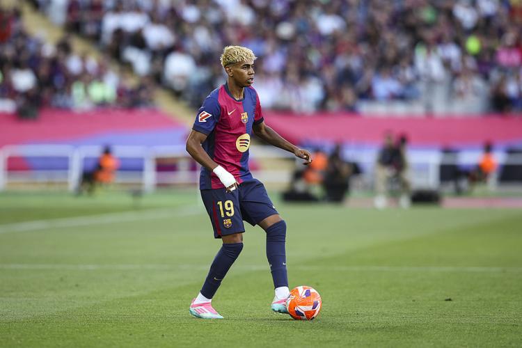 荷兰足协官方：小克鲁伊维特因伤缺战立陶宛，已经返回俱乐部（荷兰足协通报：小克鲁伊维特伤缺战立陶宛，已返回俱乐部）