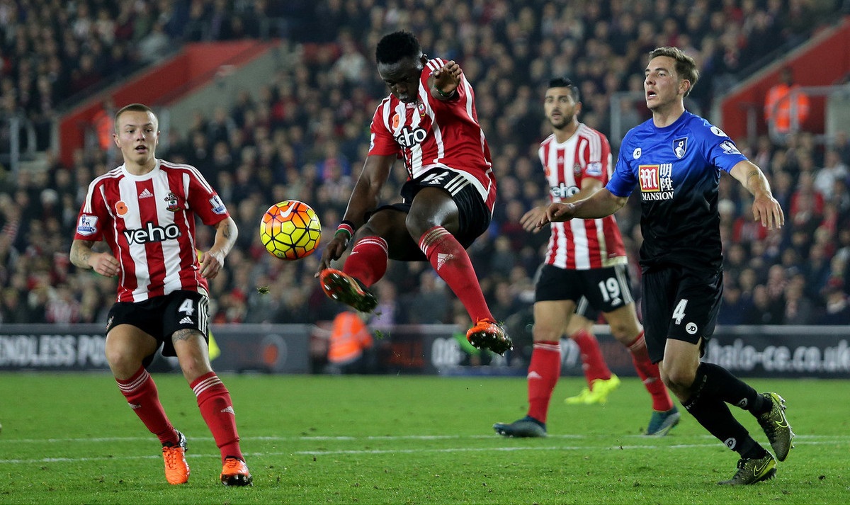 3-0！埃格努出任队长首秀 25分+MVP 领衔米兰女排豪取意甲开门红（3-0开门红！埃格努队长首秀轰25分揽MVP，米兰女排强势起航）
