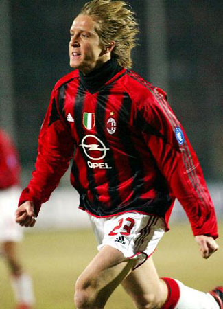 环球足球奖年度最佳教练候选：恩里克、斯洛特、弗里克在列（恩里克、斯洛特、弗里克入围环球足球奖年度最佳教练）