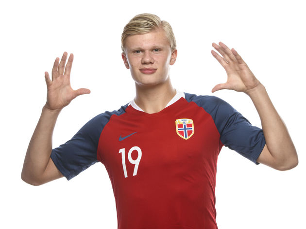 “我爱足球”燃动许昌（“我爱足球”点燃许昌激情）