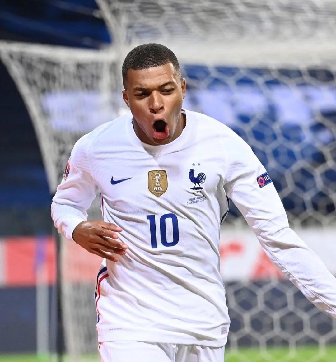 参观诺坎普，梅西：我回到了我怀念的地方，希望有一天能回来