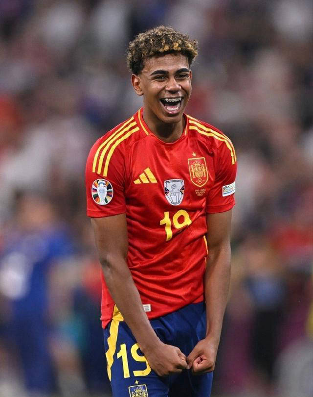 澳超前瞻：墨尔本城老将纳布特复出，墨尔本胜利盼延续胜轨（澳超前瞻：纳布特回归墨城，胜利力争延续连胜）