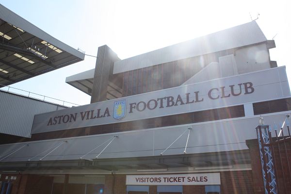 官方：德国裁判雅布隆斯基将执法欧冠第6轮布鲁日vs阿森纳（欧冠第6轮布鲁日对阿森纳之战将由德国裁判雅布隆斯基执法）