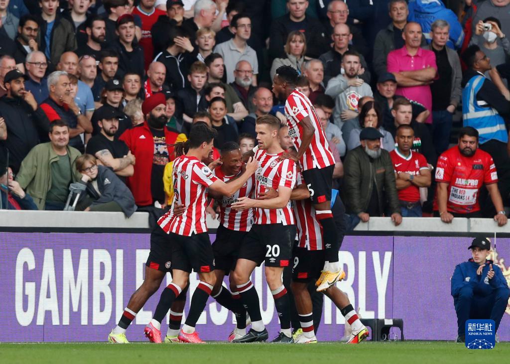 英超夺冠赔率：红军枪手并驾齐驱 曼城大幅上涨（英超夺冠赔率更新：红军与枪手齐头并进，曼城赔率大幅上调）