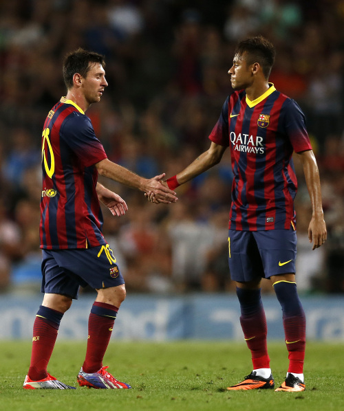 巧合！库里兄弟二人勇士生涯首秀均砍下14分