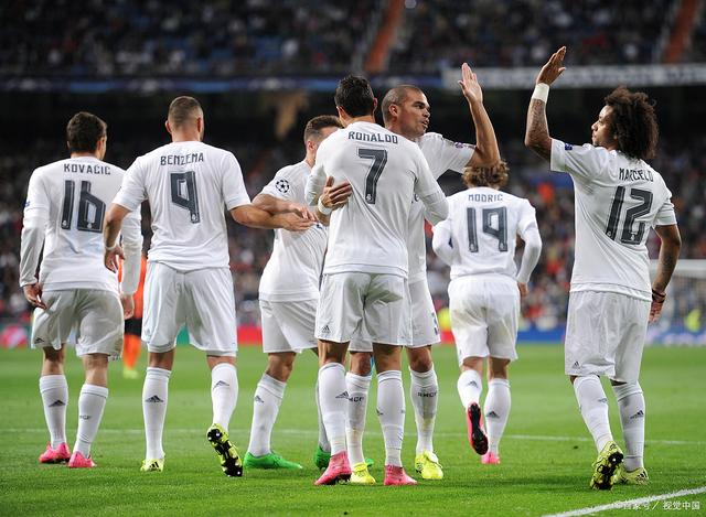 记者：乌尔赖希预计将在赛季结束后退役，留在拜仁任职