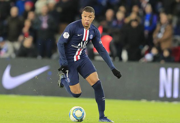 2025年即将进入倒计时，回顾这一年的国际足坛，可谓是星光熠熠！（2025将至，回首这一年国际足坛，群星璀璨！）