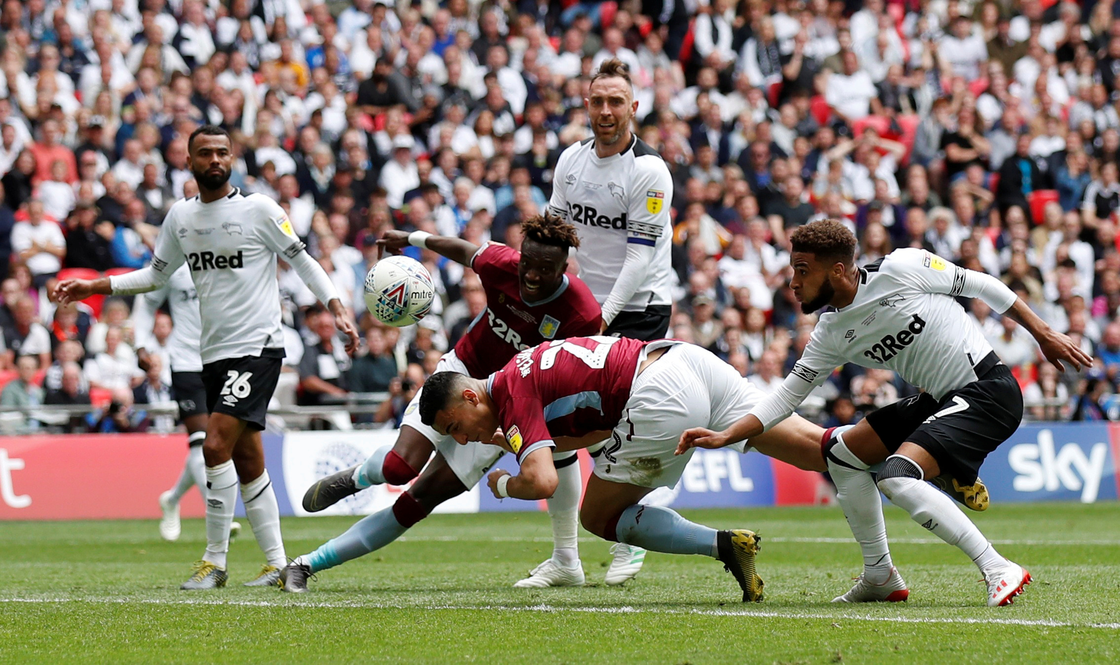 21世纪五大联赛外场球员出场时间榜：C罗、拉莫斯、梅西前3