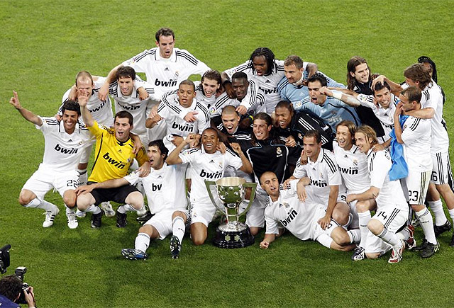 意甲战报：普利西奇梅开二度，米兰让二追三3-2逆转都灵（意甲：普利西奇双响，米兰连扳三球3-2逆转都灵）