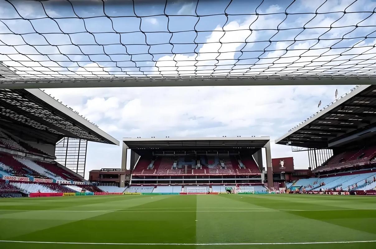 半场：勒沃库森3-0狼堡，蒂尔曼传射，霍夫曼、塔普索巴建功