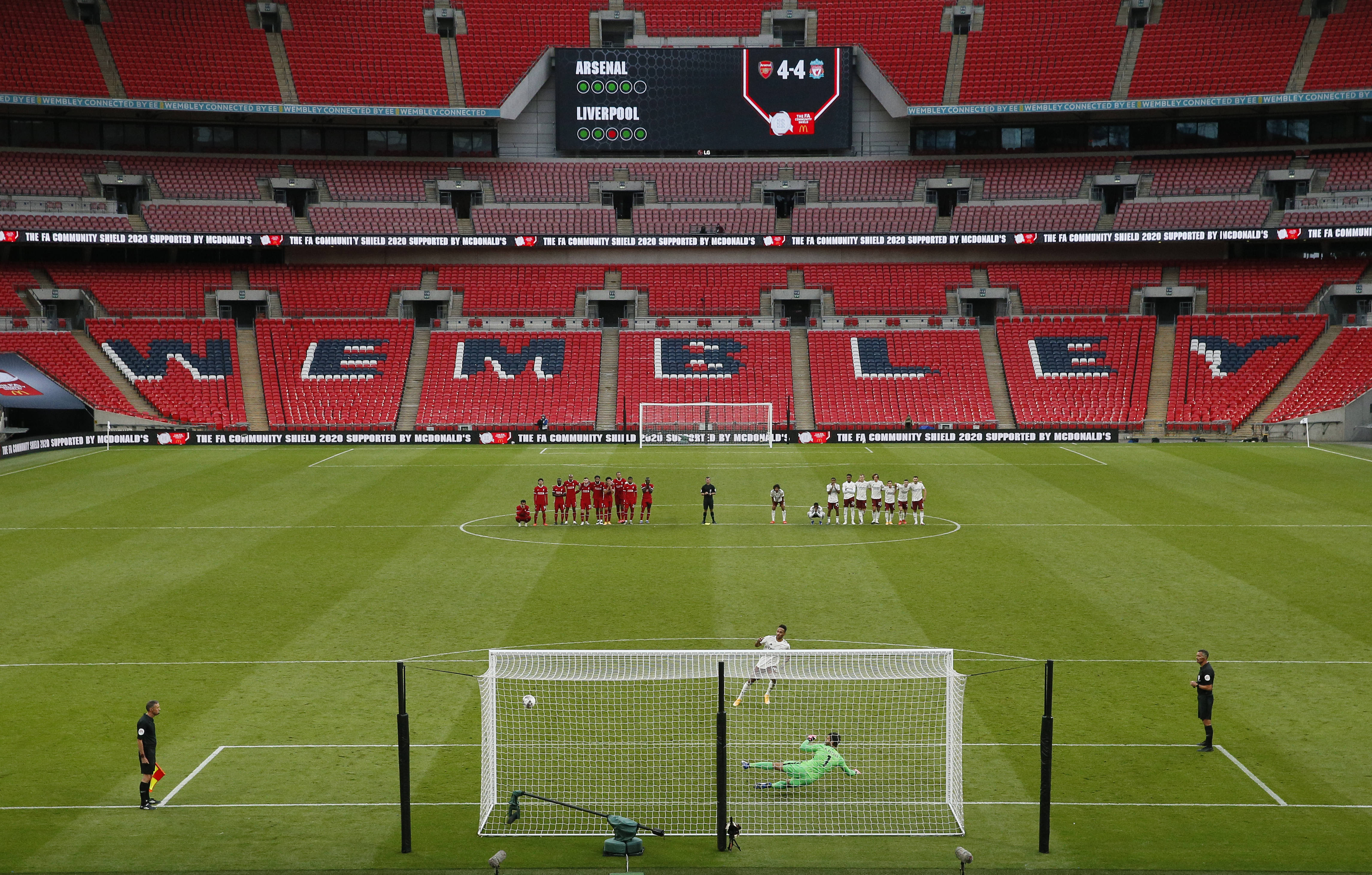 曼联引援总监评谢什科：速度快、弹跳强，风格有点像哈兰德