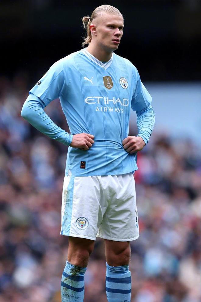 小孩哥！17岁卡尔成为欧冠最年轻连续3场进球球员