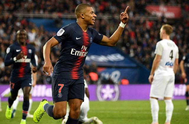 里沙利松晒AI制作孙兴慜雕像图，并艾特热刺官方“请安排”