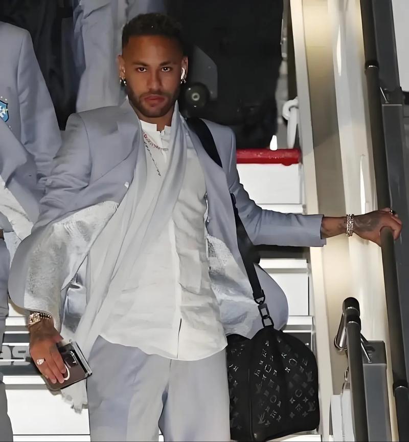 斯基拉：比萨想租借国米的卡尔博尼和罗马的皮西利